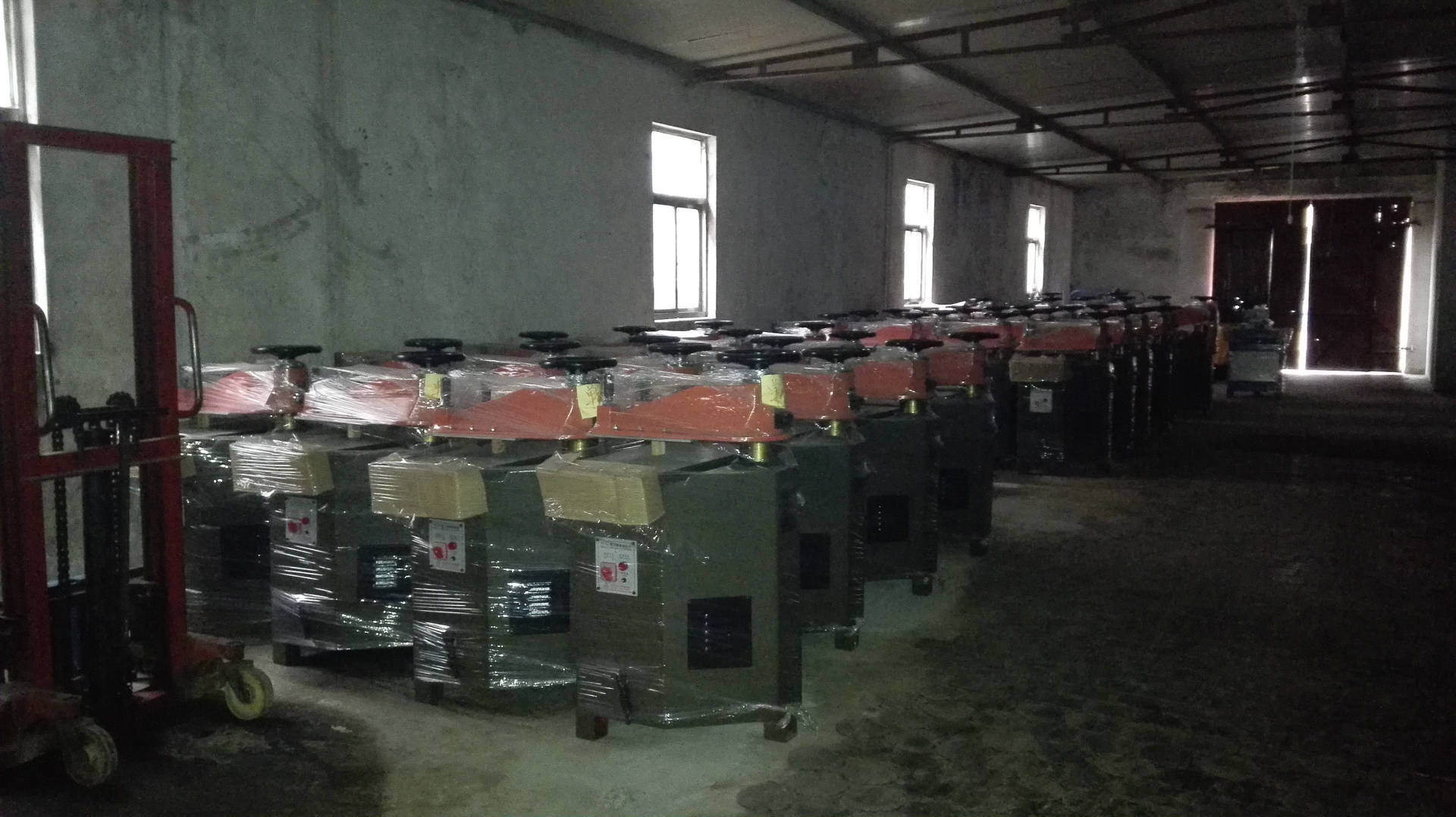 Manufacturers direct cup ornaments festive supplies slingshot rocker arm type blanking machine cutting machine punch Manufacturers direct cup ornaments festive supplies slingshot rocker arm type blanking machine cutting machine punch