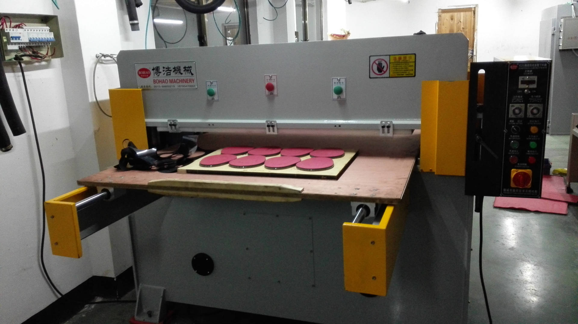 Manufacturers direct pearl cotton sponge packaging blister packaging industry blanking machine cutting machine