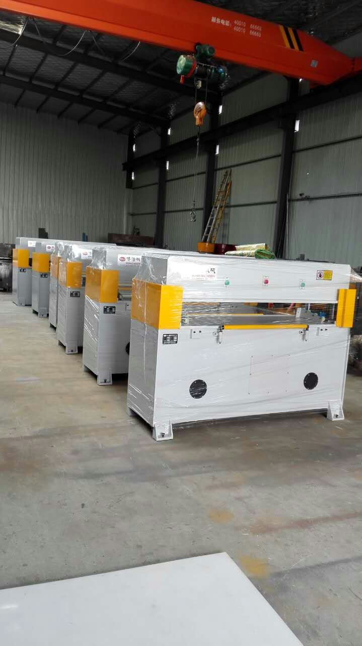 The factory supplies precision moving head and four-column cutting machine