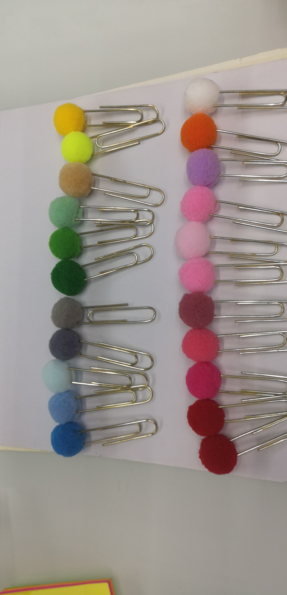 Creative girl hairball paper clip color hairball paperclip notebook DIY gold rose gold bookmark folder Creative girl hairball paper clip color hairball paperclip notebook DIY gold rose gold bookmark folder