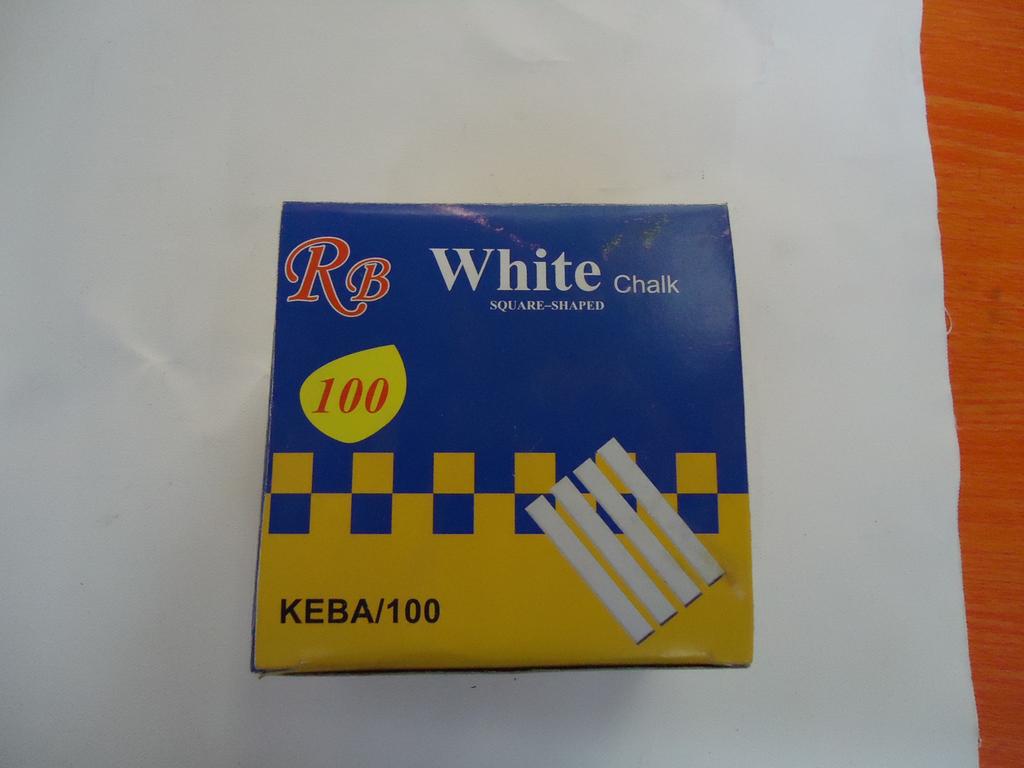 Chalk dust free chalk green chalk box of chalk-white chalk-white chalk