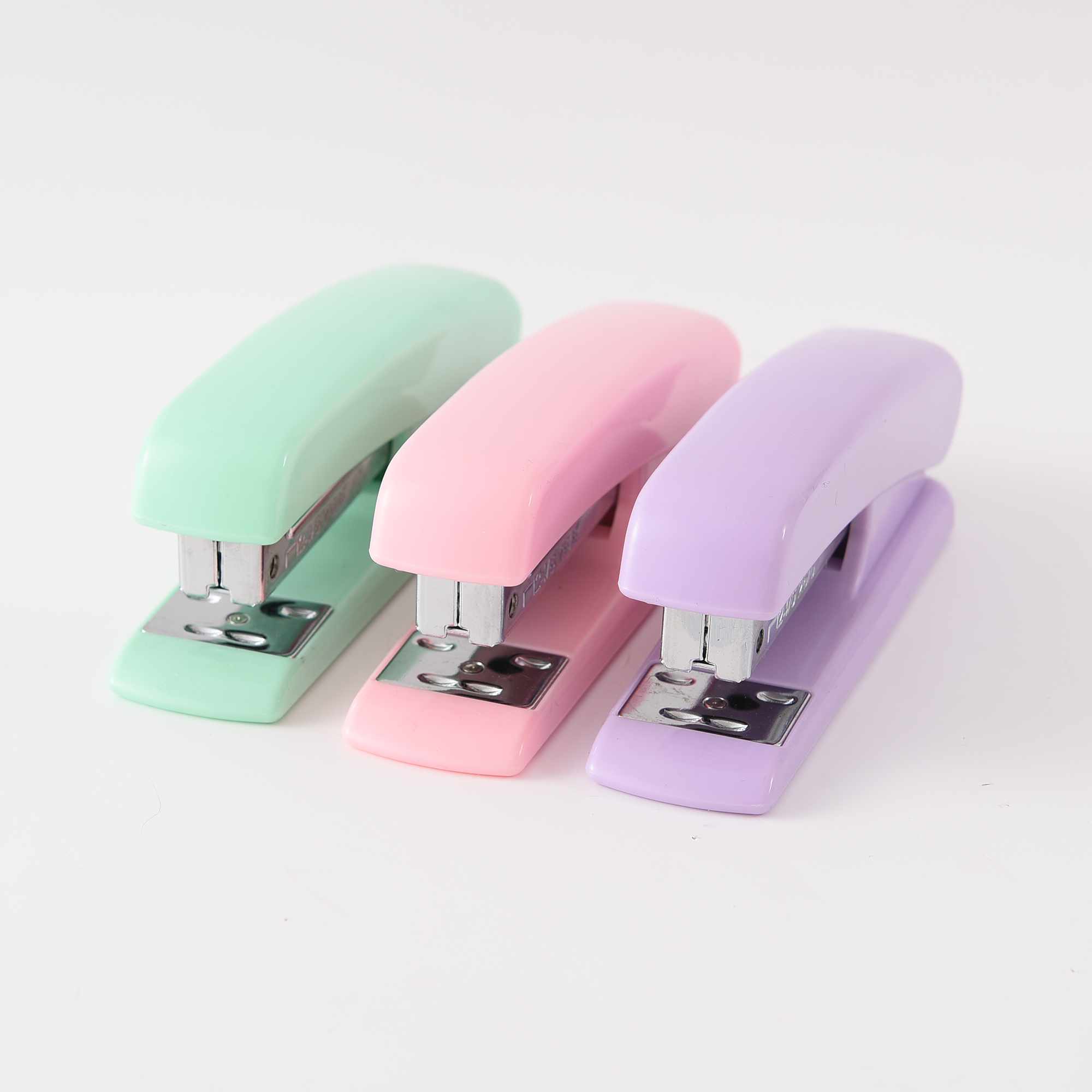 Manufacturers direct LOGO customized new Macaron color stapler 24/6-26/6 staples Manufacturers direct LOGO customized new Macaron color stapler 24/6-26/6 staples