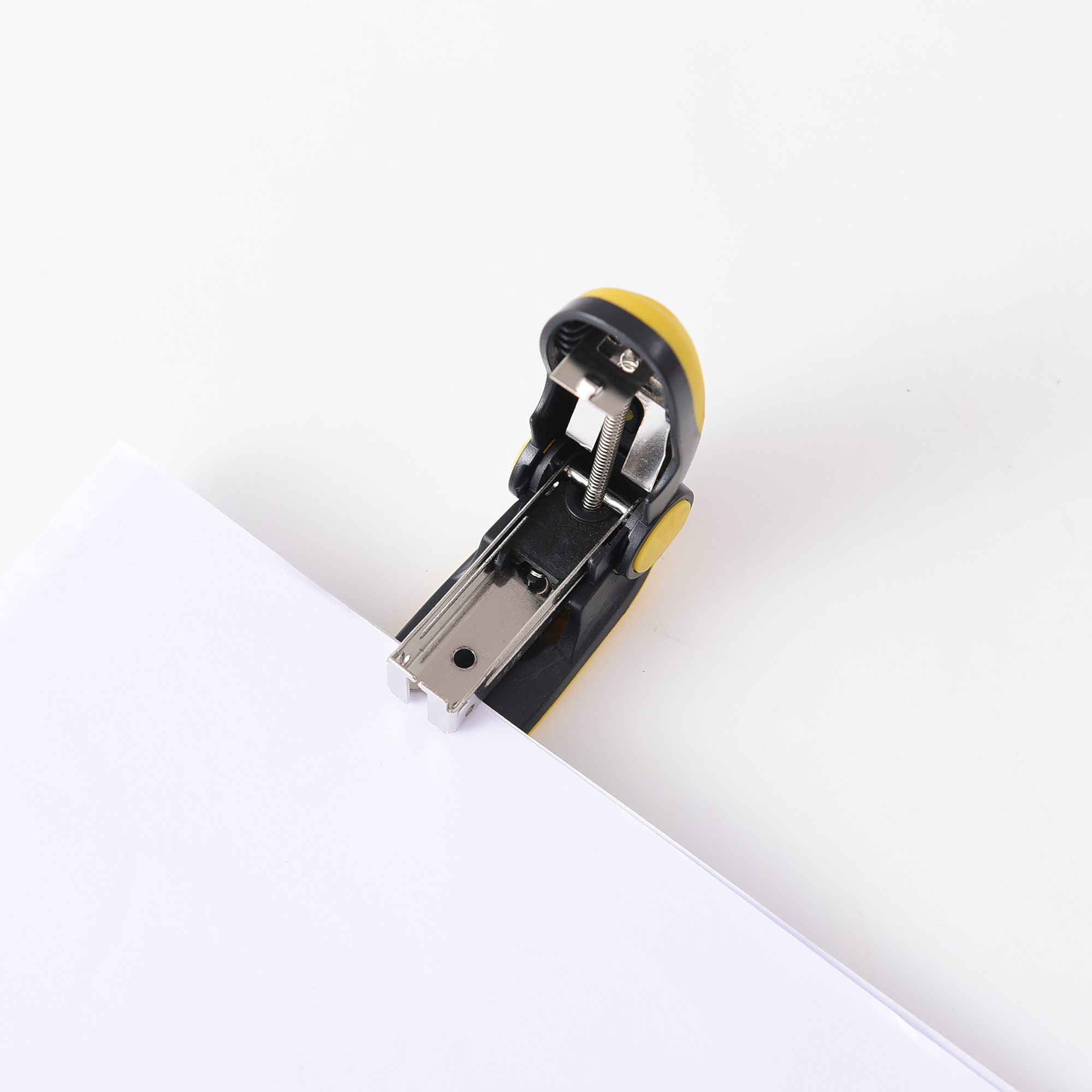 Manufacturers direct LOGO customized color stapler 24/6-26/6 staples