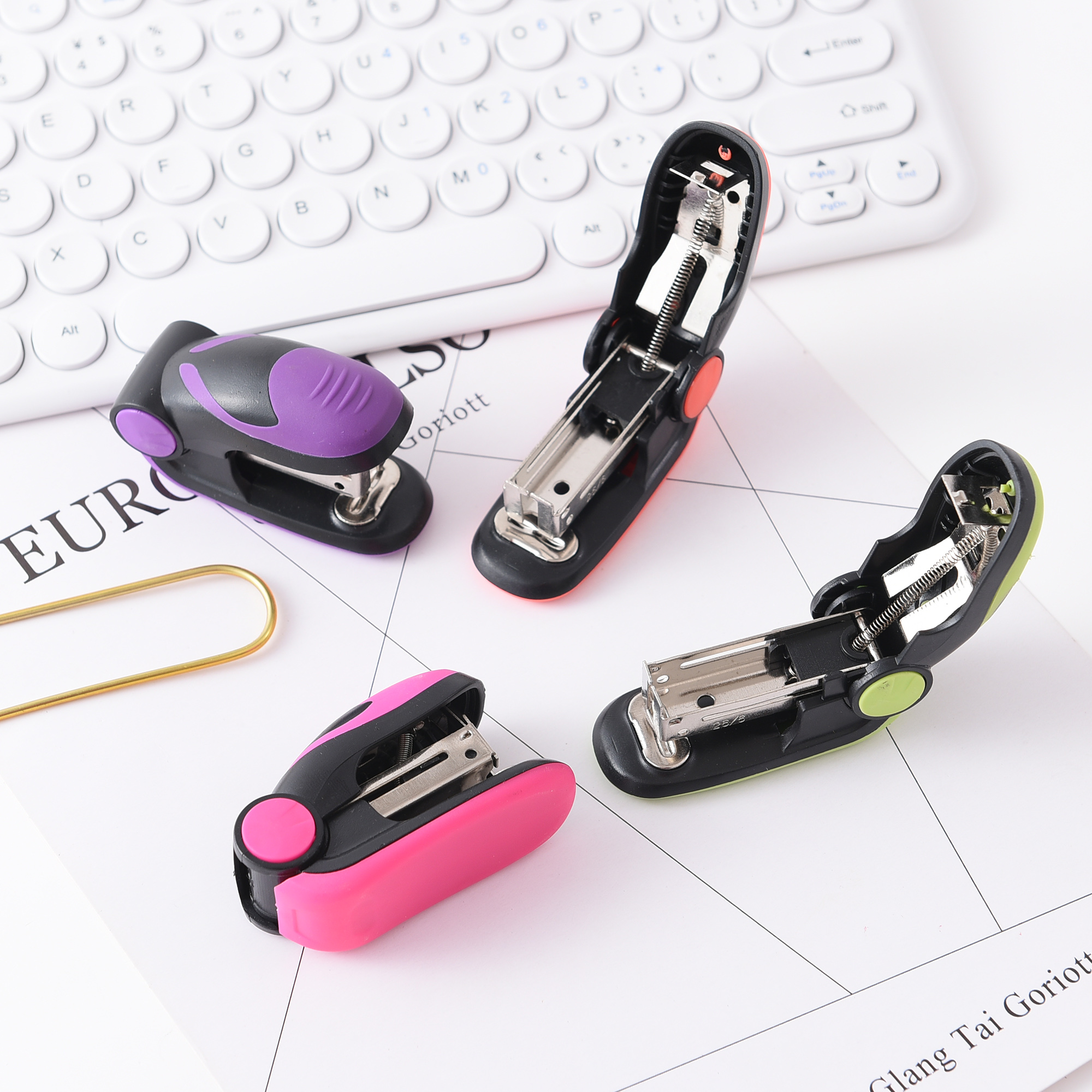Manufacturers direct LOGO customized color stapler 24/6-26/6 staples