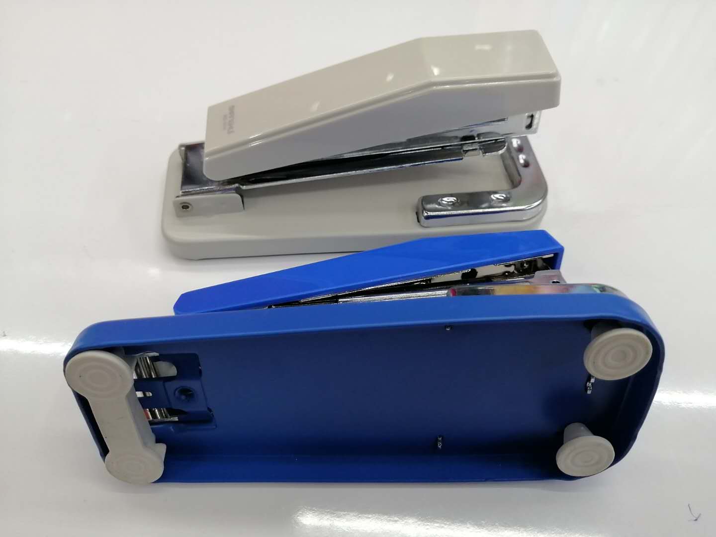 STAPLER office Medium STAPLER 24-6 26-6 metal body good quality staples punch etc.