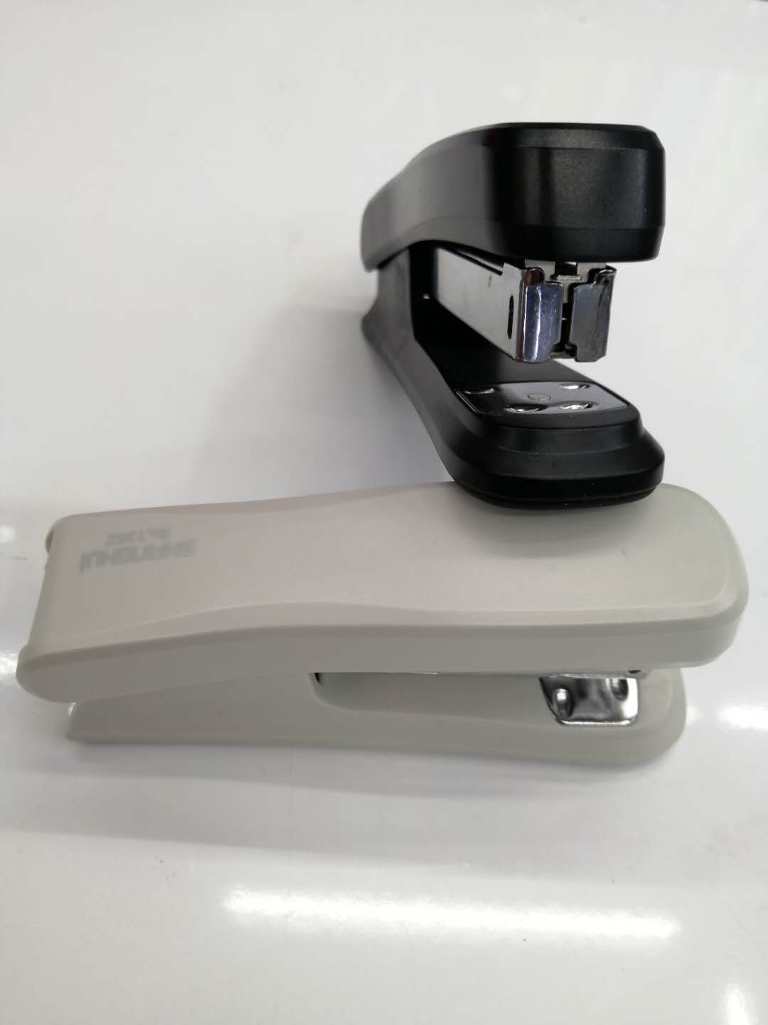 STAPLER office Medium STAPLER 24-6 26-6 metal body good quality staples punch etc.