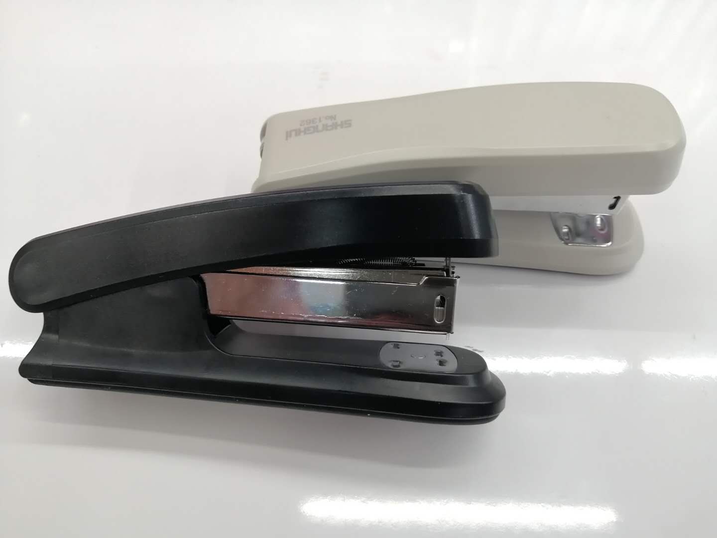 STAPLER office Medium STAPLER 24-6 26-6 metal body good quality staples punch etc.