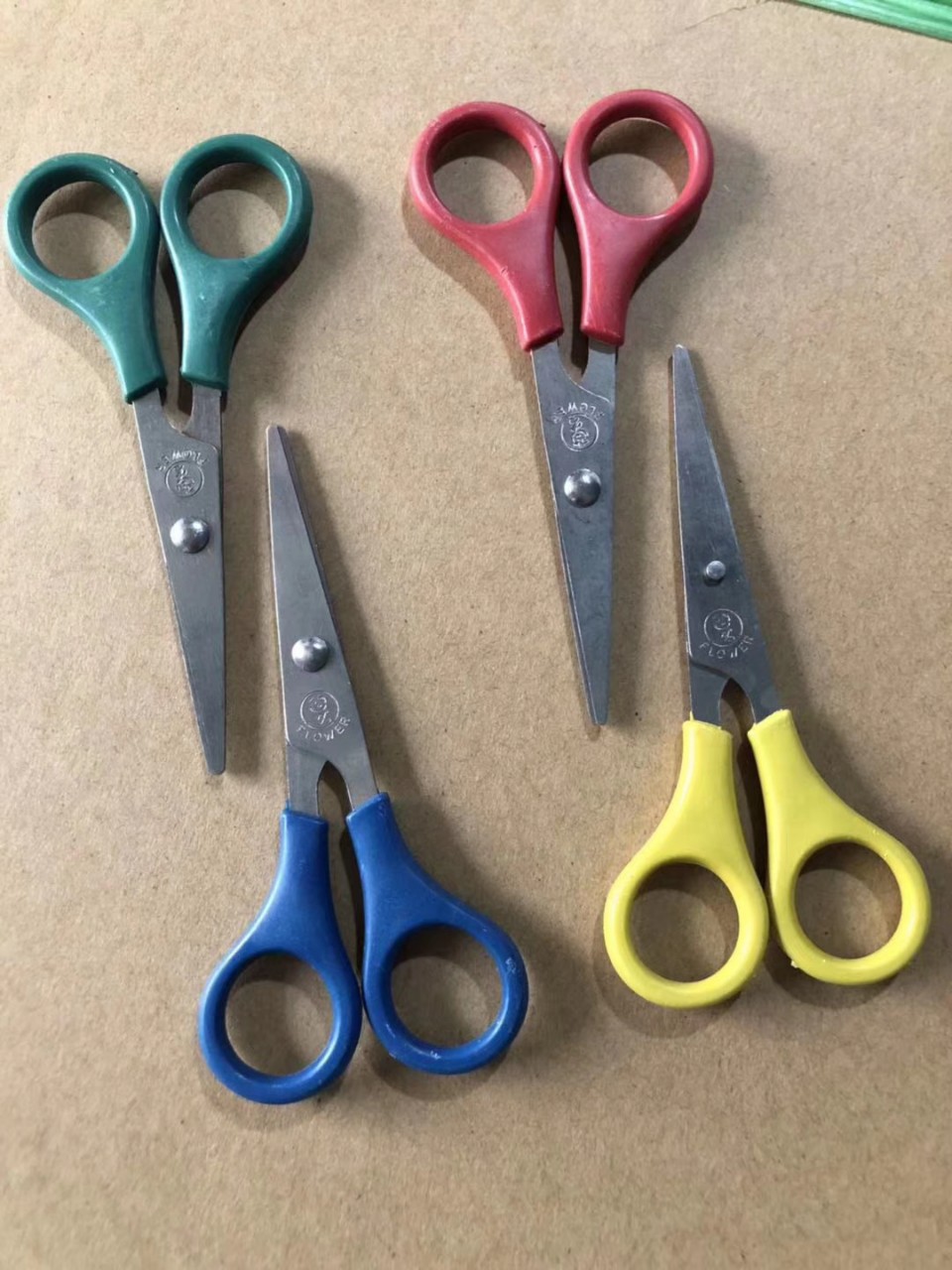 Factory Direct Sales Color Handle Paper Cutter Office Scissors Student DIY Manual Scissor Ruler Scissors Factory Direct Sales Color Handle Paper Cutter Office Scissors Student DIY Manual Scissor Ruler Scissors