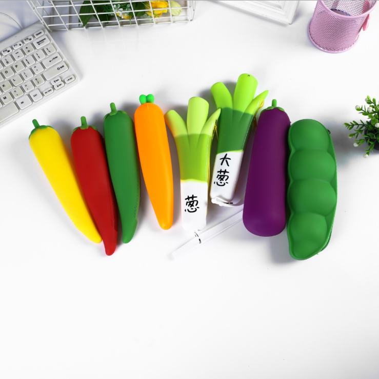 Silicone pencil bag simulation pencil bag fruit stationery bag banana green onion pen bag pea pineapple bag