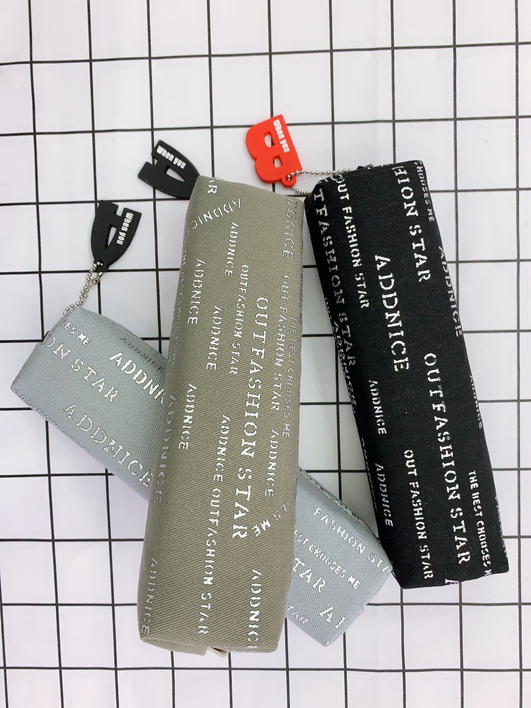 Japan and South Korea creative simple multi-functional hang tag pen bag primary school supplies creative pencil bag Japan and South Korea creative simple multi-functional hang tag pen bag primary school supplies creative pencil bag