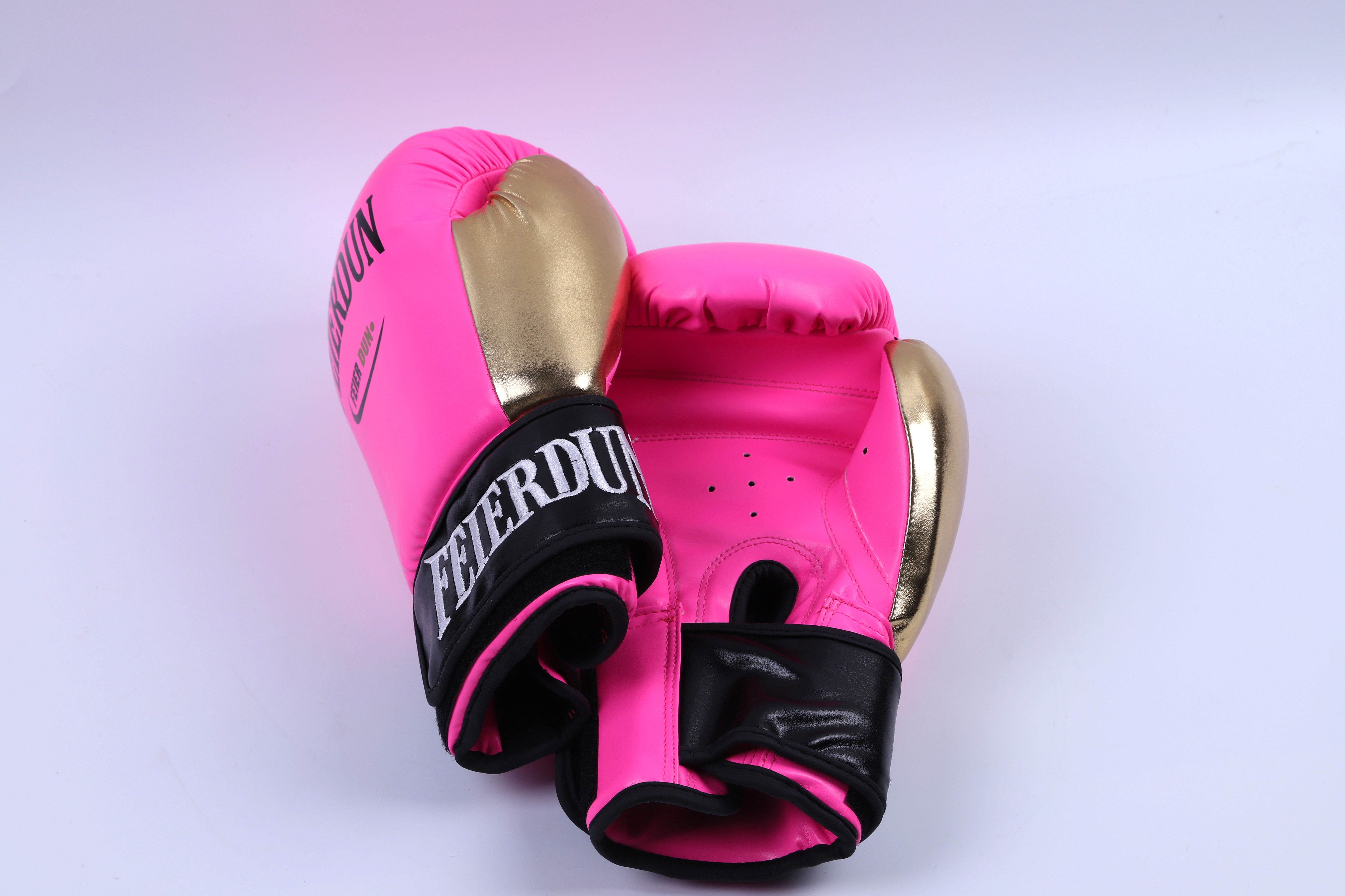 Professional boxing Muaythai boxing sandbag boxing training boxing gloves