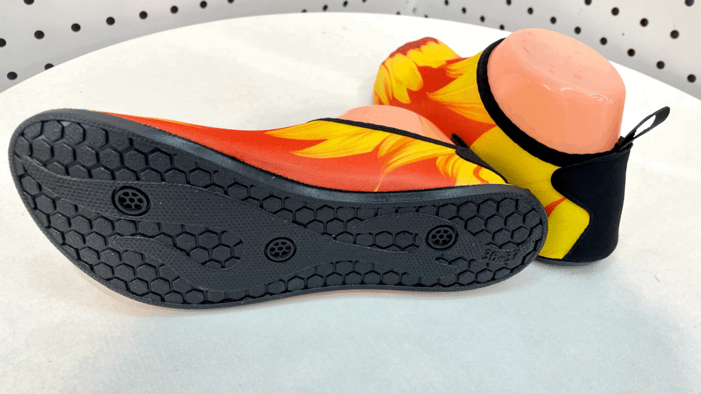 2021 Wear-Resistant Breathable Beach Shoes Summer Outdoor Stream Trekking Shoes Seaside Non-Slip Wading Beach Socks 2021 Wear-Resistant Breathable Beach Shoes Summer Outdoor Stream Trekking Shoes Seaside Non-Slip Wading Beach Socks