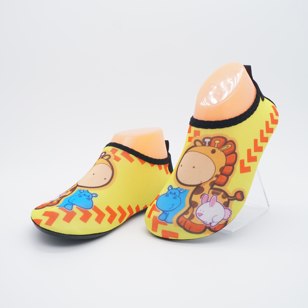2021 New Children's Cartoon Beach Shoes Outdoor Stream Trekking Shoes Home Floor Socks Soft Shoes 2021 New Children's Cartoon Beach Shoes Outdoor Stream Trekking Shoes Home Floor Socks Soft Shoes