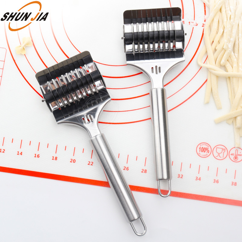Stock Stainless Steel Dough Cutting Machine Manual Dough Scraper MultiFunction Noodle Press Noodle Slitter Kitchen Tool