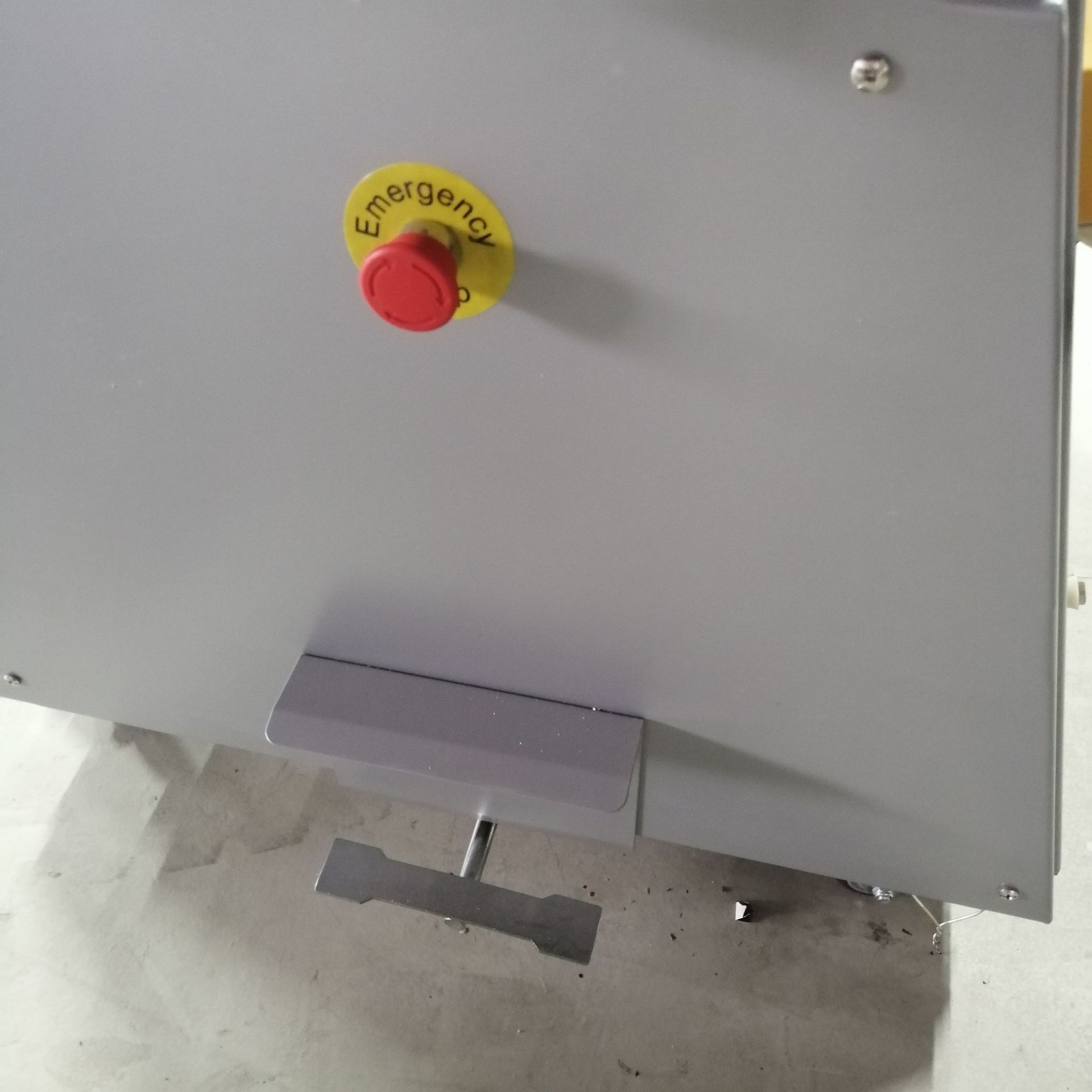Vertical Danish Dough Commercial Pastry Equipment Dough Crisp Cutting Machine Dough Sheeter Noodle Press