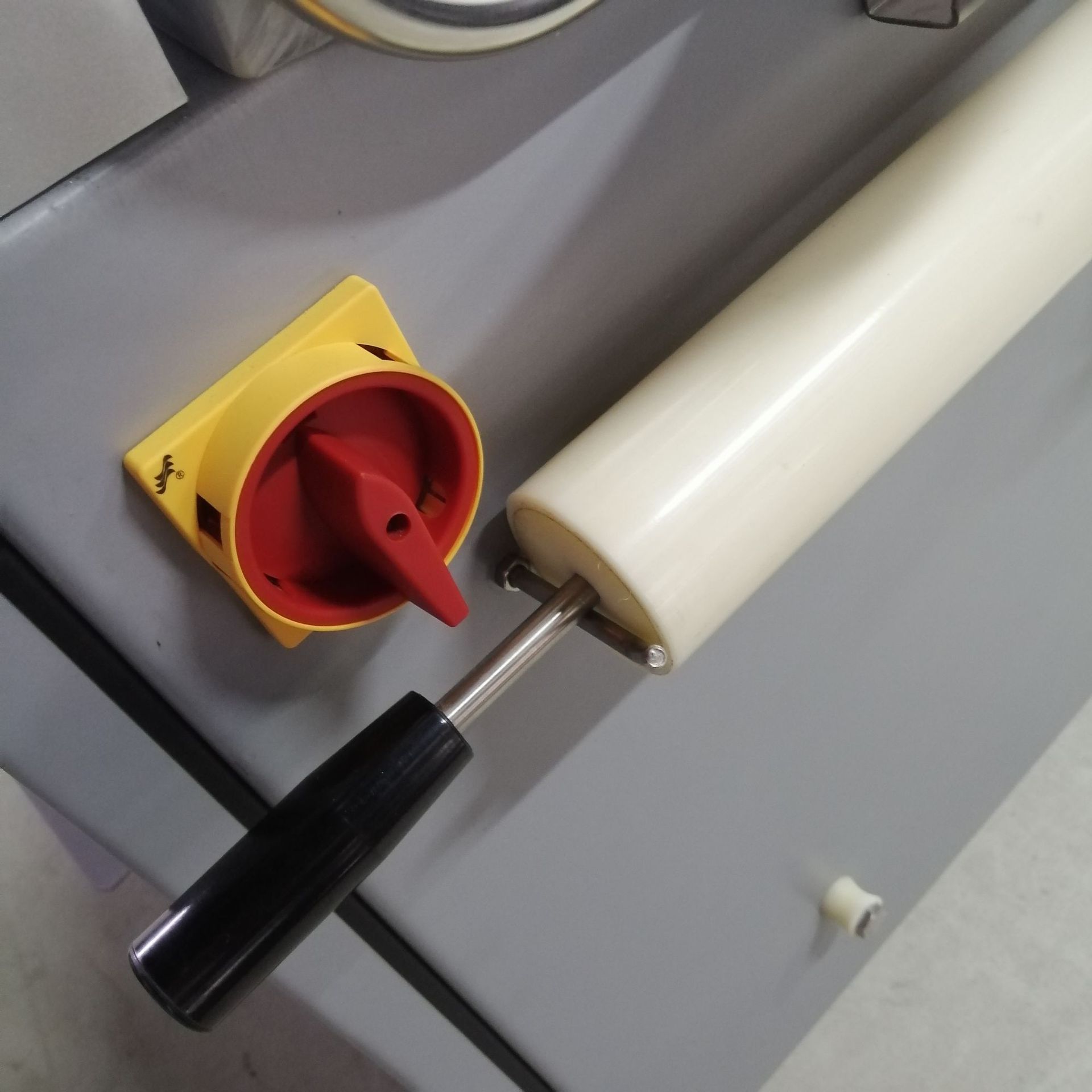 Vertical Danish Dough Commercial Pastry Equipment Dough Crisp Cutting Machine Dough Sheeter Noodle Press