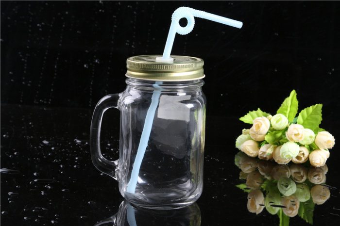 Sealed glass with a glass glass cup with a glass cup. Sealed glass with a glass glass cup with a glass cup.