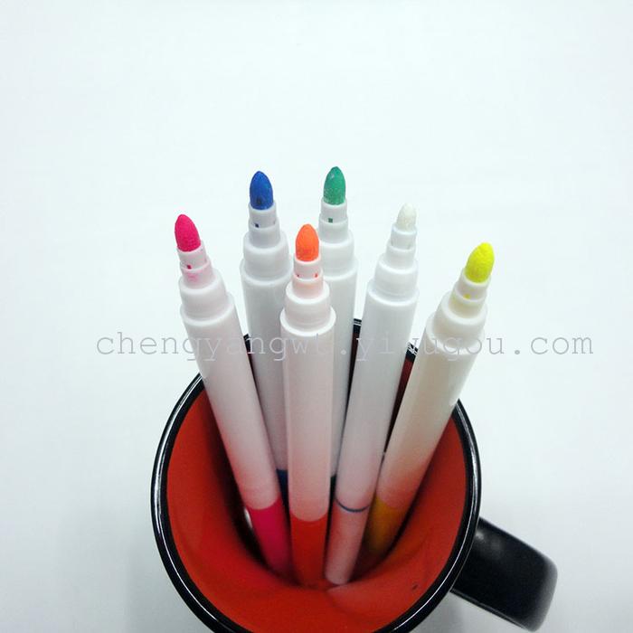 Chalkboard pens pen LED light panels of glass ceramics with a brush is easy to clean without leaving any traces Chalkboard pens pen LED light panels of glass ceramics with a brush is easy to clean without leaving any traces