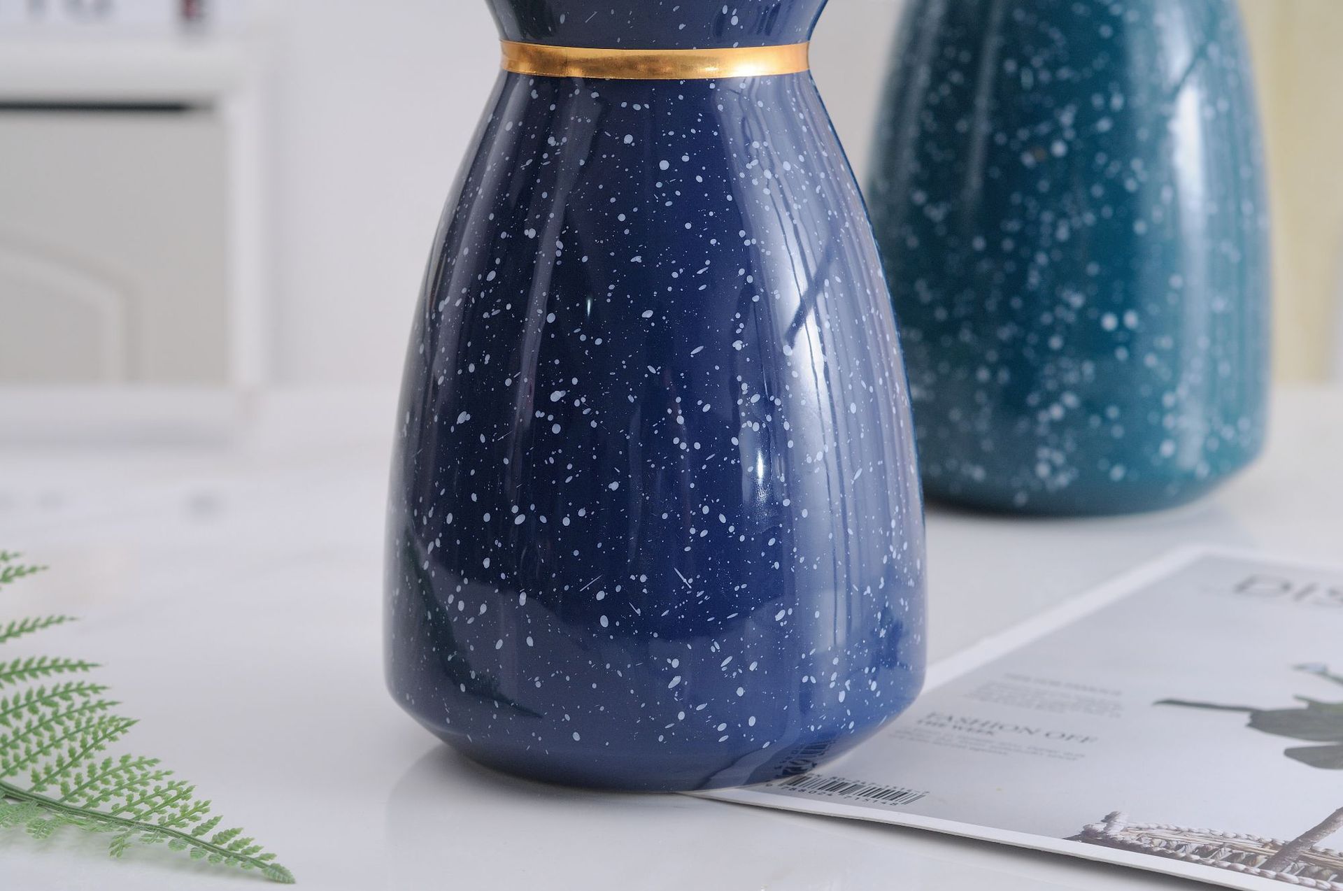 Simple Modern Simple light luxury wind Blue and Blue gold Vase flower ware Household soft decorative arts and crafts Simple Modern Simple light luxury wind Blue and Blue gold Vase flower ware Household soft decorative arts and crafts