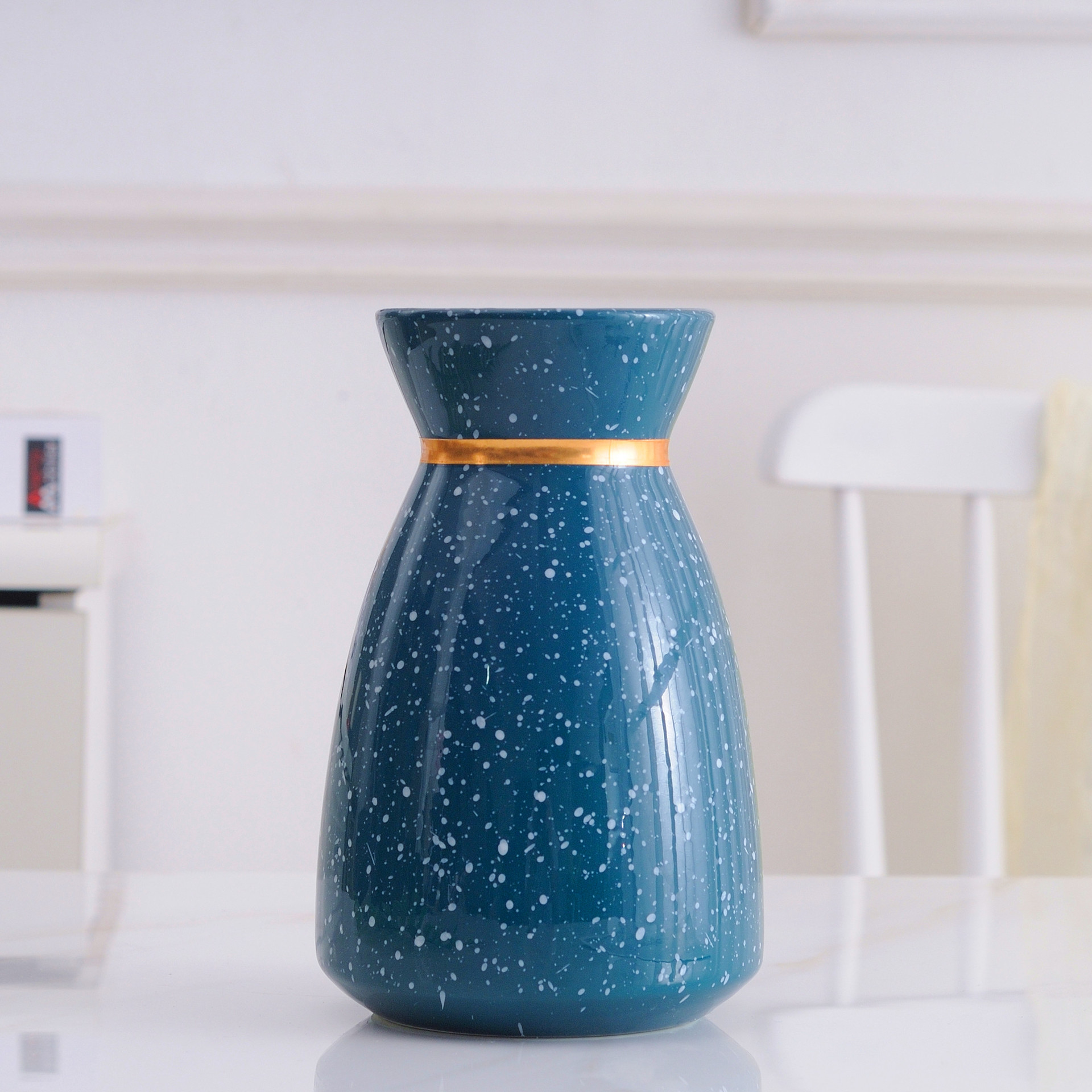 Simple Modern Simple light luxury wind Blue and Blue gold Vase flower ware Household soft decorative arts and crafts Simple Modern Simple light luxury wind Blue and Blue gold Vase flower ware Household soft decorative arts and crafts