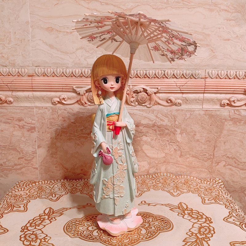 Imported arts and crafts Girl Japanese Kimono Japanese Style Girl Umbrella Resin Student Gift Ornaments