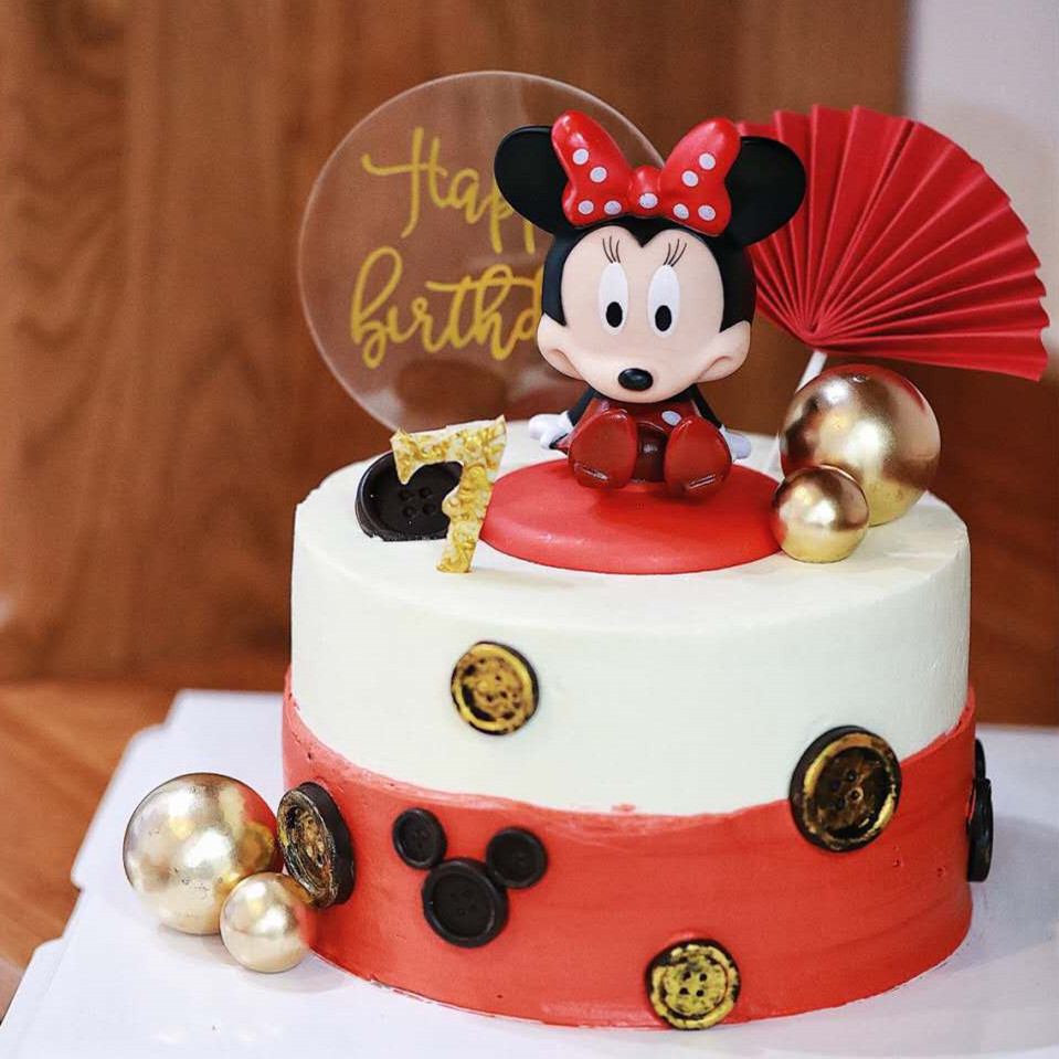 Shaking Head Mickey Minnie Q Version Captain America Creative Cake Decoration Decoration Imported arts and crafts
