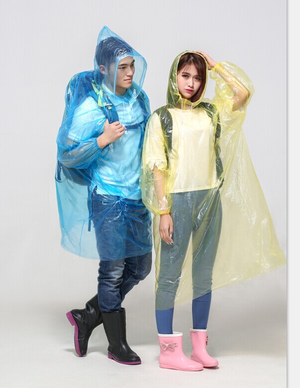 Ultra low price PE disposable raincoat pullover type portable adult raincoat outdoor portable travel raincoat wholesale