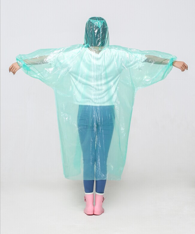 Ultra low price PE disposable raincoat pullover type portable adult raincoat outdoor portable travel raincoat wholesale Ultra low price PE disposable raincoat pullover type portable adult raincoat outdoor portable travel raincoat wholesale