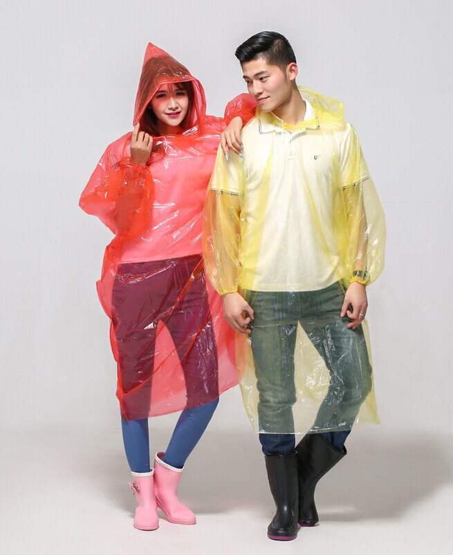 Ultra low price PE disposable raincoat pullover type portable adult raincoat outdoor portable travel raincoat wholesale Ultra low price PE disposable raincoat pullover type portable adult raincoat outdoor portable travel raincoat wholesale