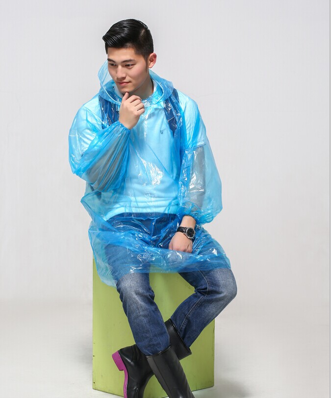 Ultra low price PE disposable raincoat pullover type portable adult raincoat outdoor portable travel raincoat wholesale Ultra low price PE disposable raincoat pullover type portable adult raincoat outdoor portable travel raincoat wholesale