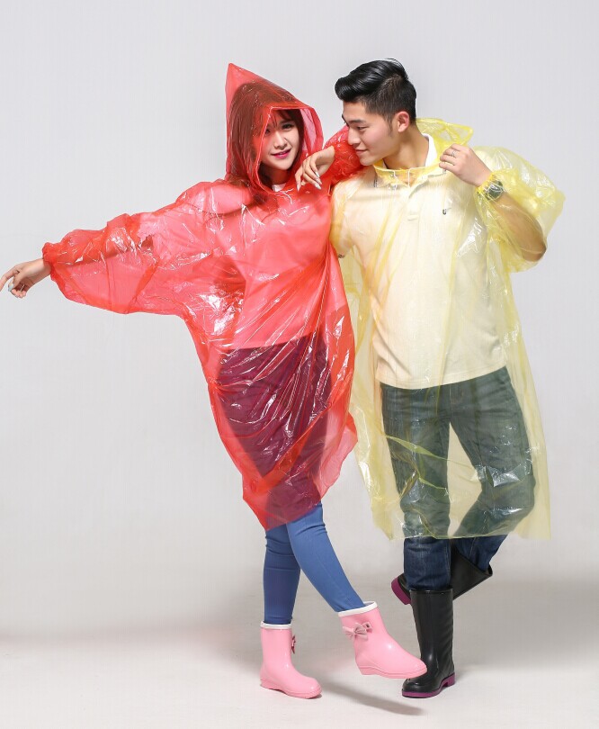 Ultra low price PE disposable raincoat pullover type portable adult raincoat outdoor portable travel raincoat wholesale Ultra low price PE disposable raincoat pullover type portable adult raincoat outdoor portable travel raincoat wholesale