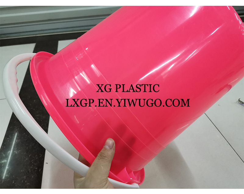 fashion bucket plastic bucket round water storage bucket blue green pink laundry bucket candy color bucket with handle fashion bucket plastic bucket round water storage bucket blue green pink laundry bucket candy color bucket with handle