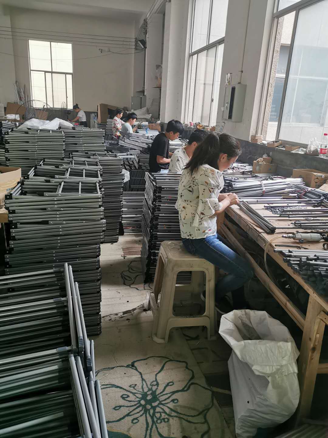 Clothes Hanger Floor Installation-Free Telescopic Coat Hanger Iron Pipe Plastic Spraying Three-Layer Towel  Coat Hanger