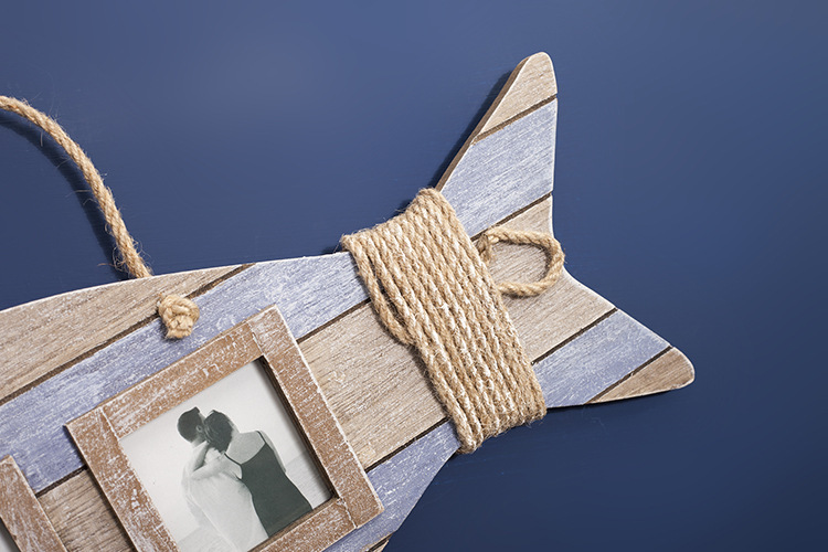 Retro do old whale Pendant hooks fashion Creative Home Pendant Background wall pendant fish photo frame Myrine