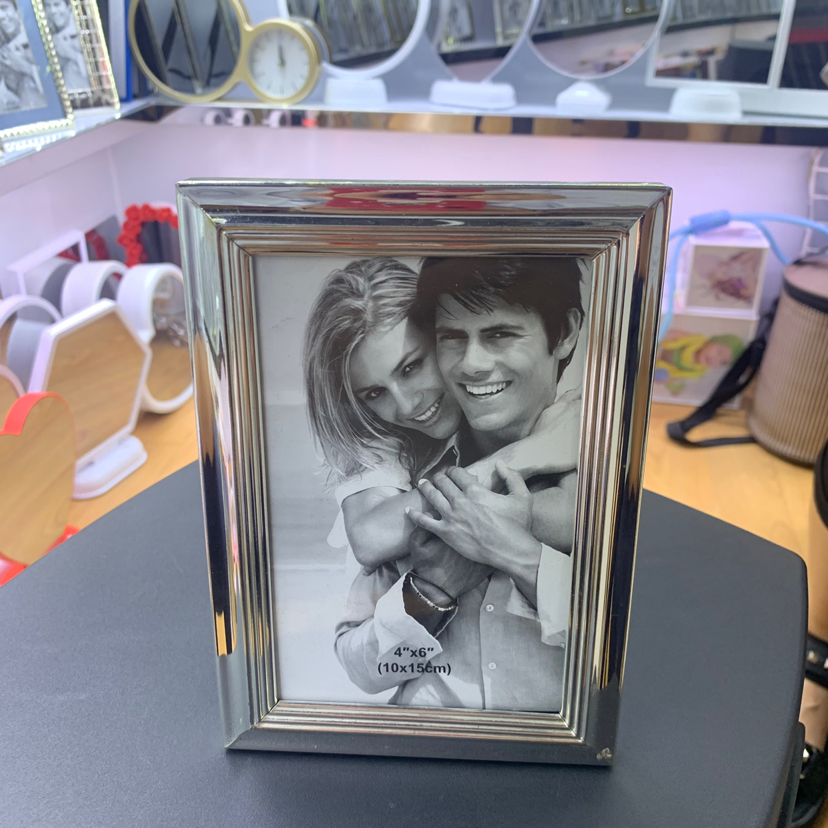 Wide Edge Iron Plating Silver Creative Ornament Decoration Living Room Gift Photo Crafts Metal Photo Frame Wide Edge Iron Plating Silver Creative Ornament Decoration Living Room Gift Photo Crafts Metal Photo Frame