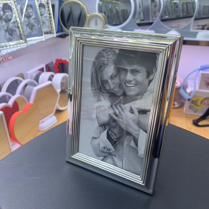 Wide Edge Iron Plating Silver Creative Ornament Decoration Living Room Gift Photo Crafts Metal Photo Frame Wide Edge Iron Plating Silver Creative Ornament Decoration Living Room Gift Photo Crafts Metal Photo Frame