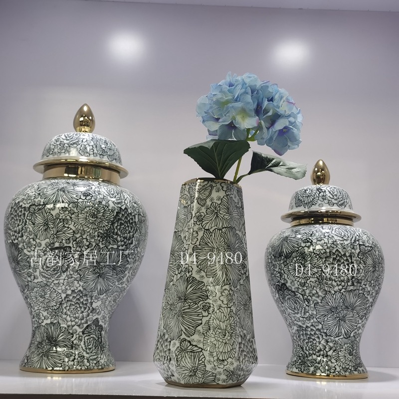 Factory Hot Selling Ceramic Crafts Creative Blue and White Porcelain Craft Ceramic Ornaments Vase