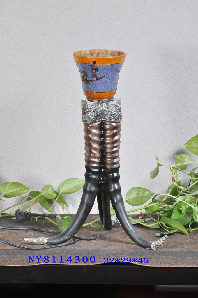 New Chinese-Southeast Asian home decor modern European-American wind technology Horn lamps decoration