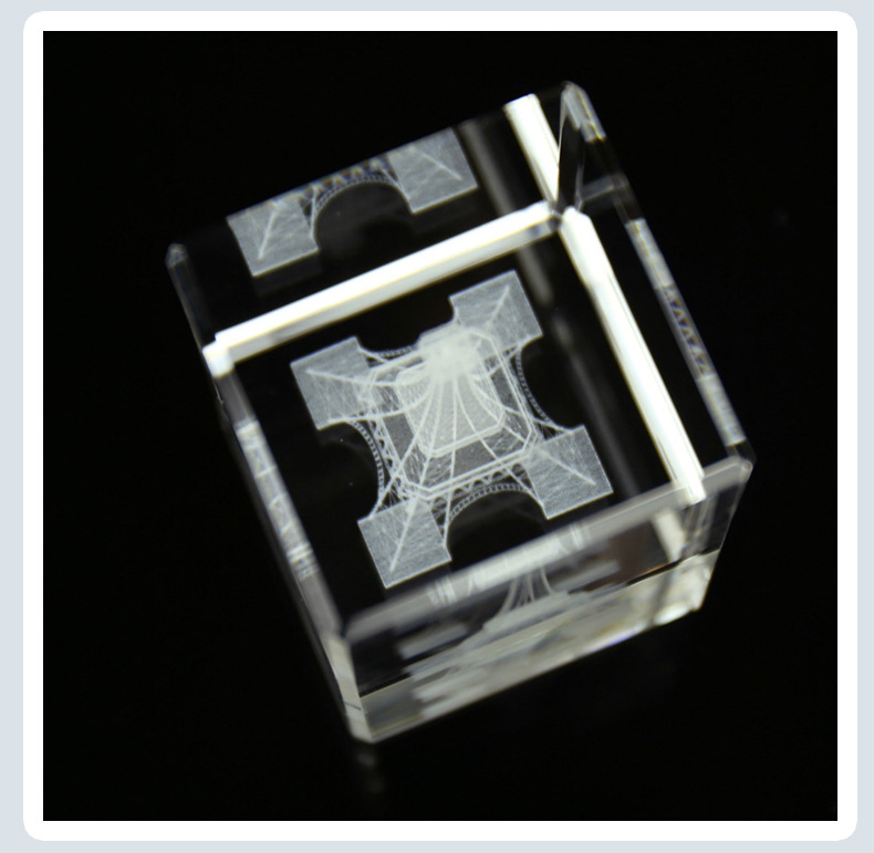 Manufacturers direct selling 3D crystal crafts inside the Eiffel Tower decoration creative customized logo patterns