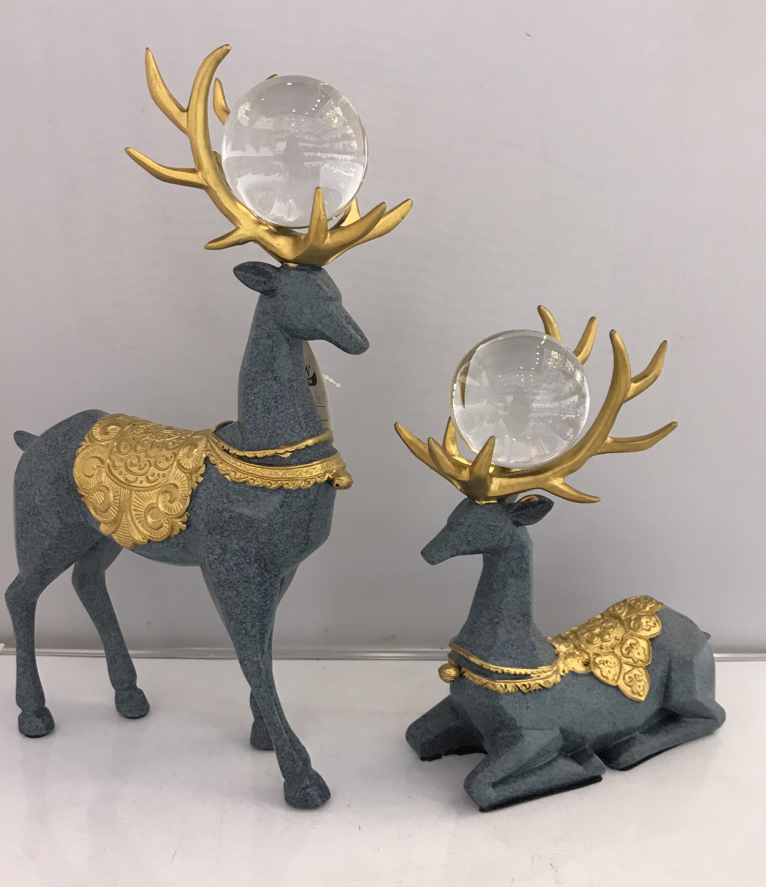 Resin Crafts European Pattern Crystal Ball Couple Pair Deer Decoration Creative Living Room TV Cabinet Decorations
