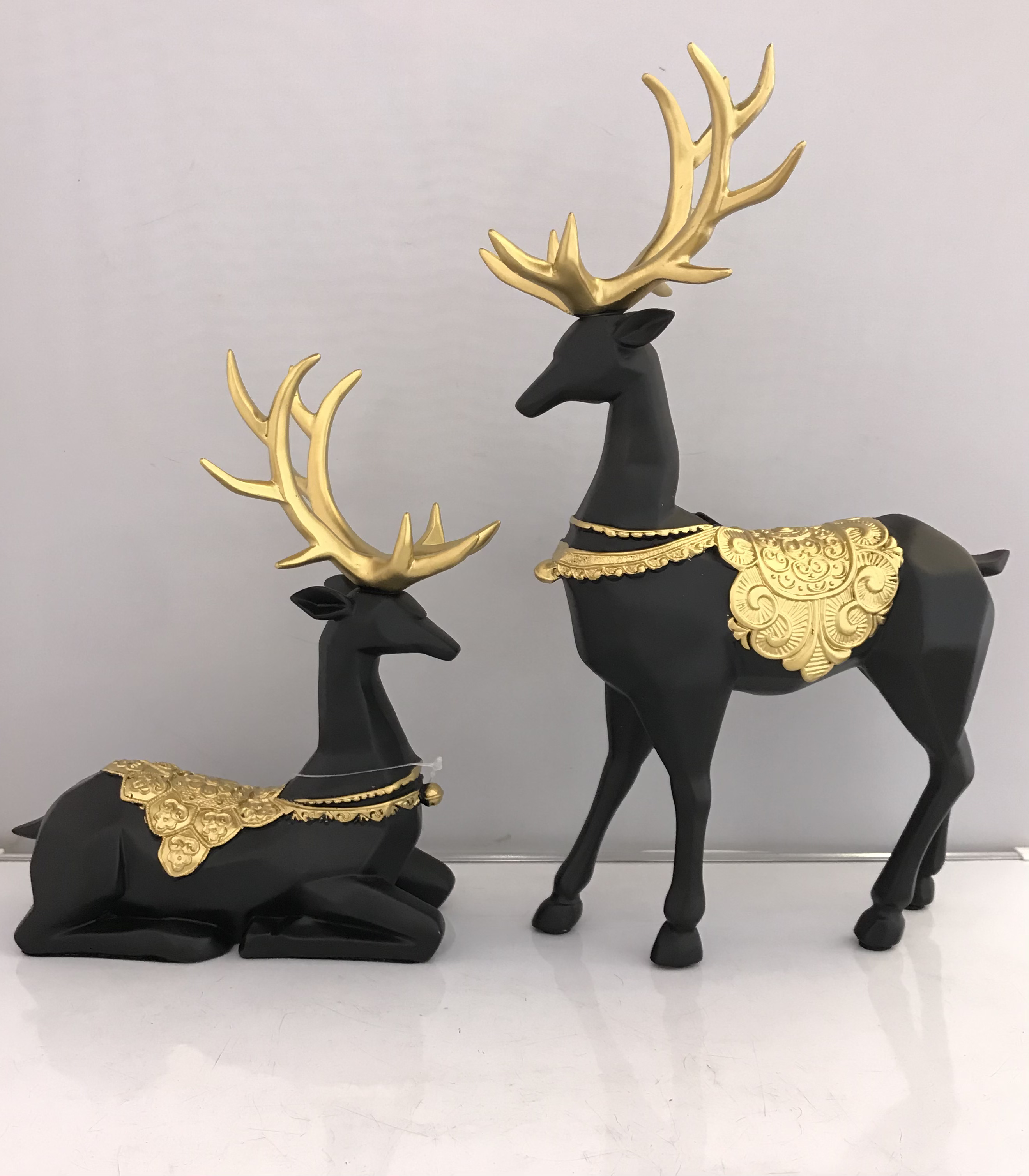 Resin Crafts European Pattern Crystal Ball Couple Pair Deer Decoration Creative Living Room TV Cabinet Decorations