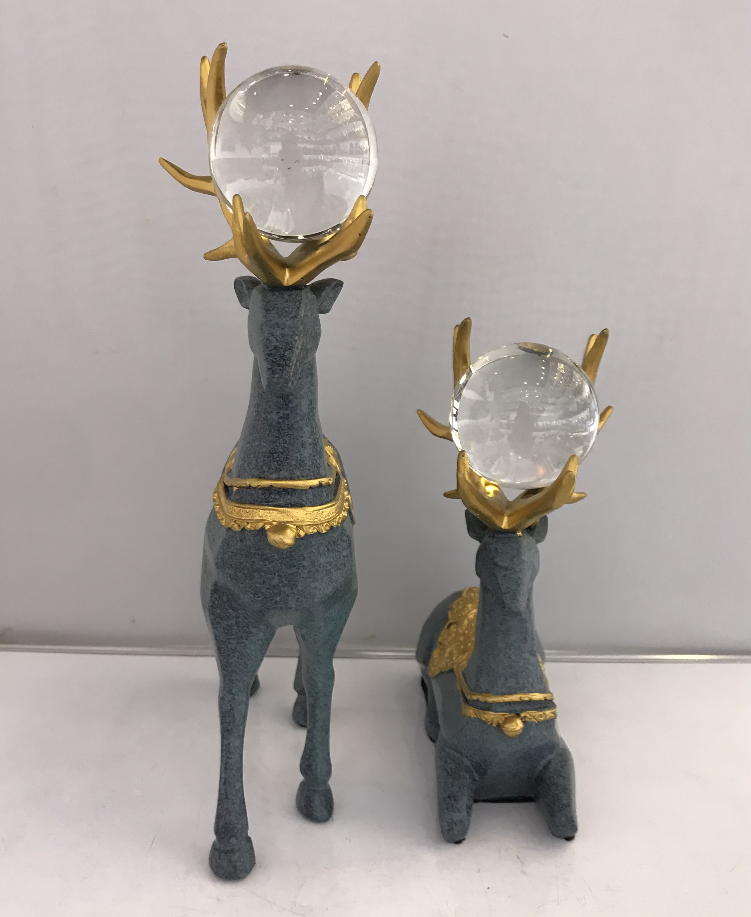 Resin Crafts European Pattern Crystal Ball Couple Pair Deer Decoration Creative Living Room TV Cabinet Decorations