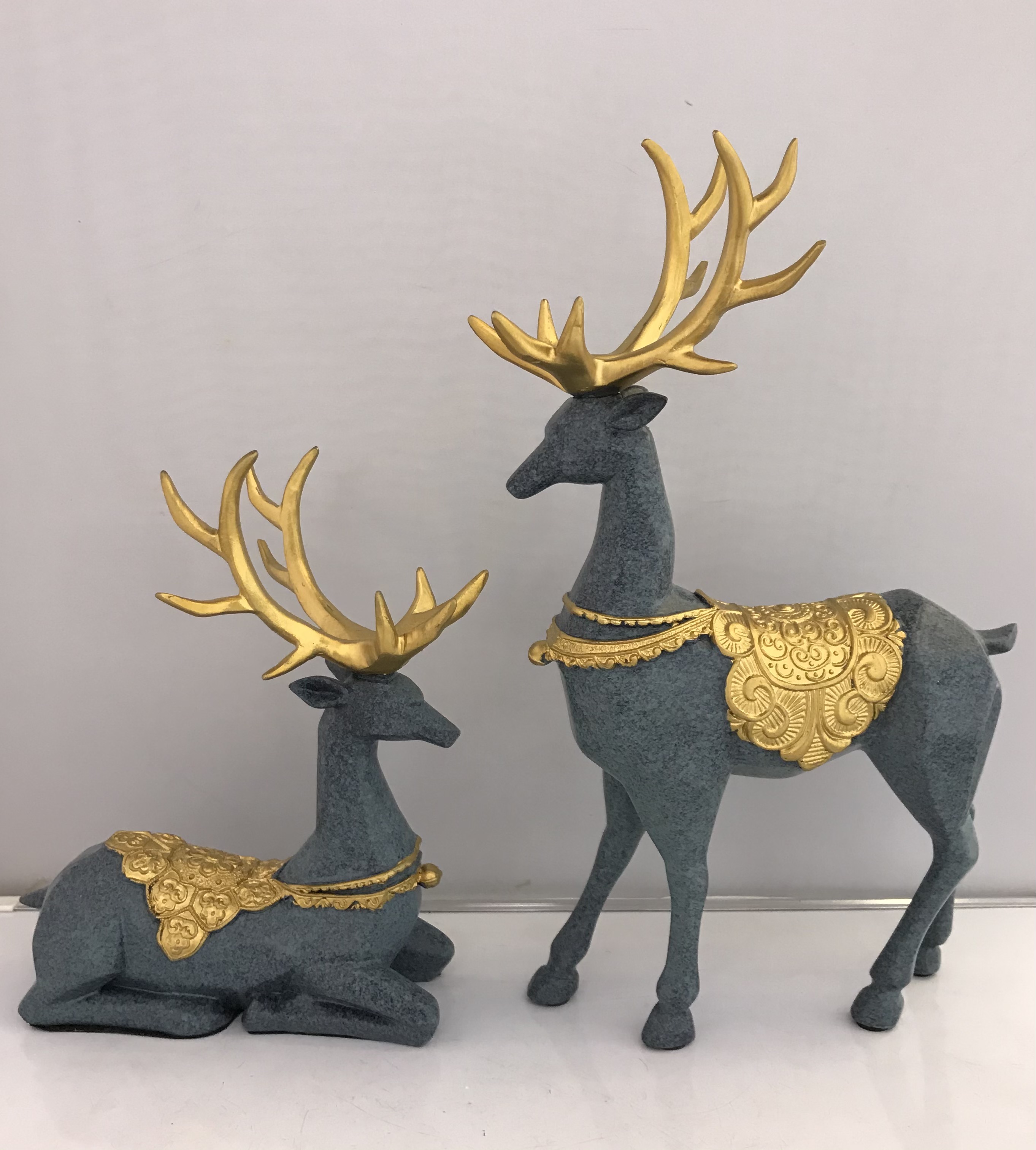 Resin Crafts European Pattern Crystal Ball Couple Pair Deer Decoration Creative Living Room TV Cabinet Decorations