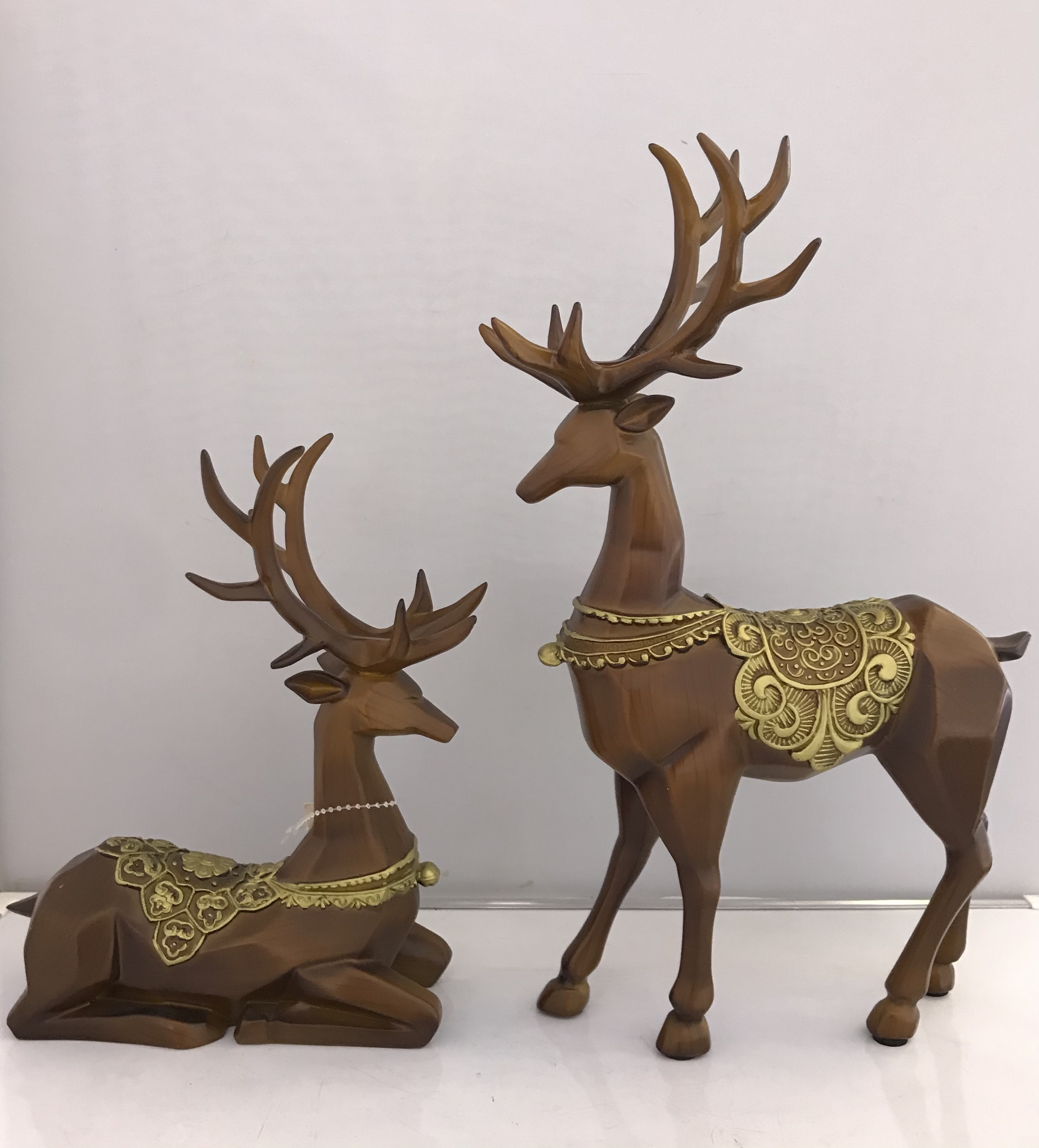 Resin Crafts European Pattern Crystal Ball Couple Pair Deer Decoration Creative Living Room TV Cabinet Decorations