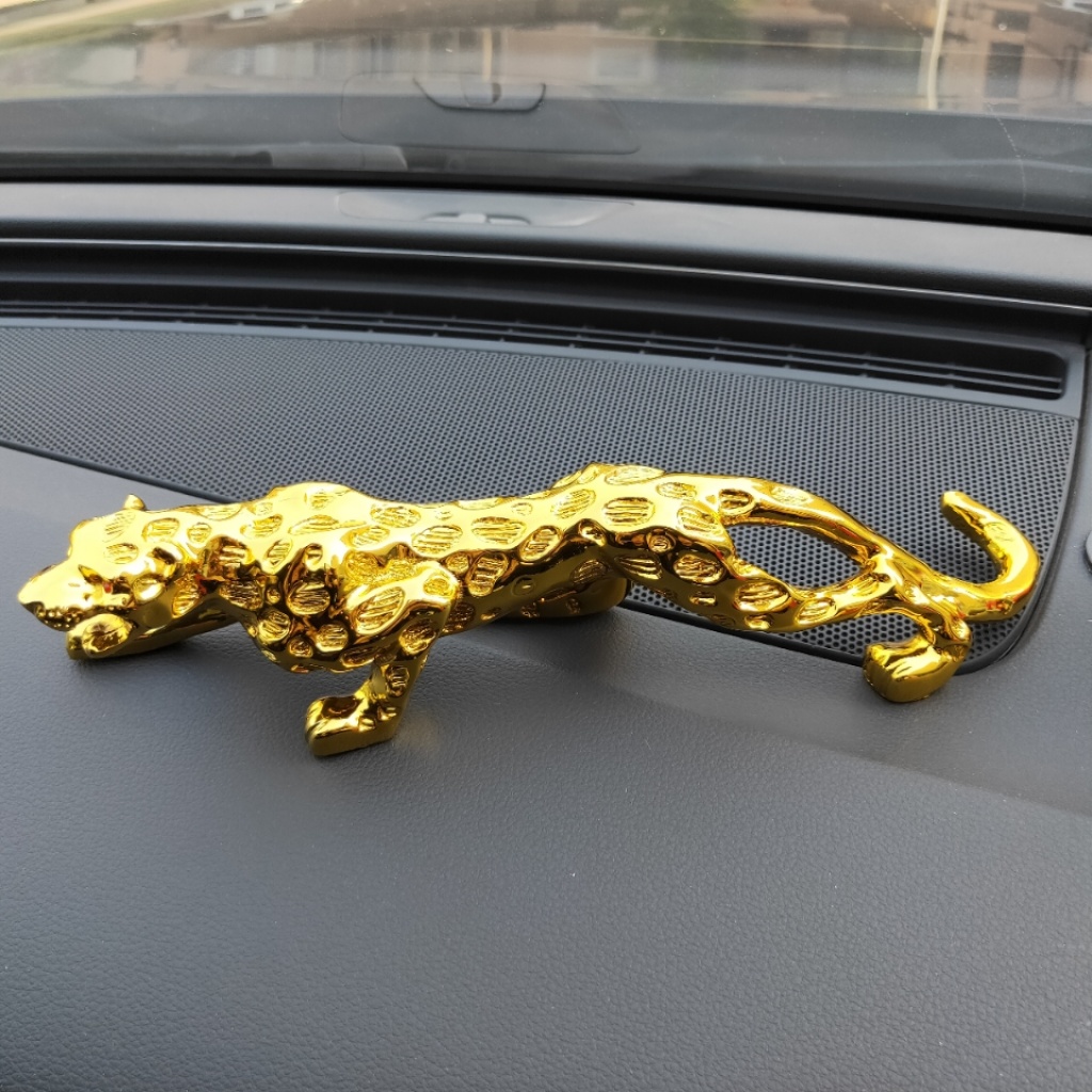 Individual creative resin crafts gold leopard electroplating car panther car interior decoration Individual creative resin crafts gold leopard electroplating car panther car interior decoration