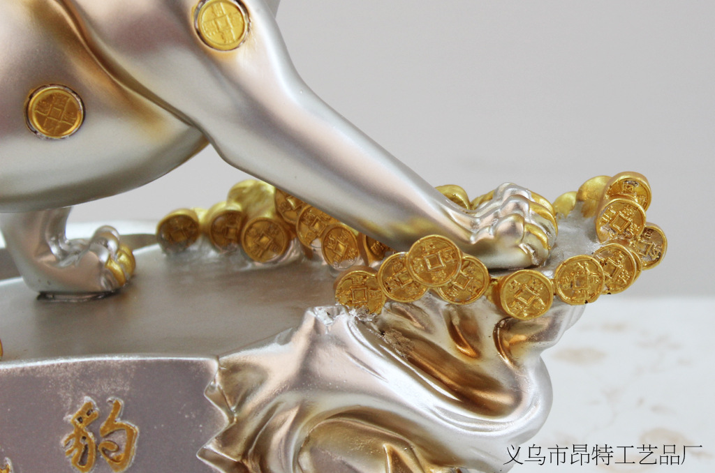 Resin Crafts New Wood Color Golden Leopard Home Decorations Wine Cabinet Decoration Creative Business Gifts
