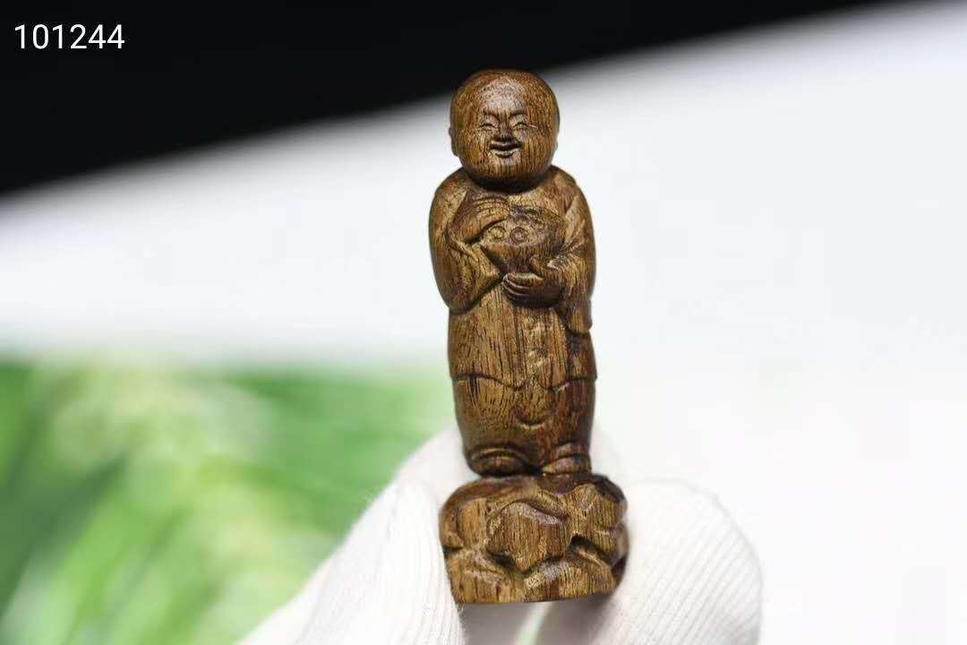 Liansheng Noble Bodhisattva Chess Submerged Old Materials Customized Wooden Craftwork Auspicious Wood crafts