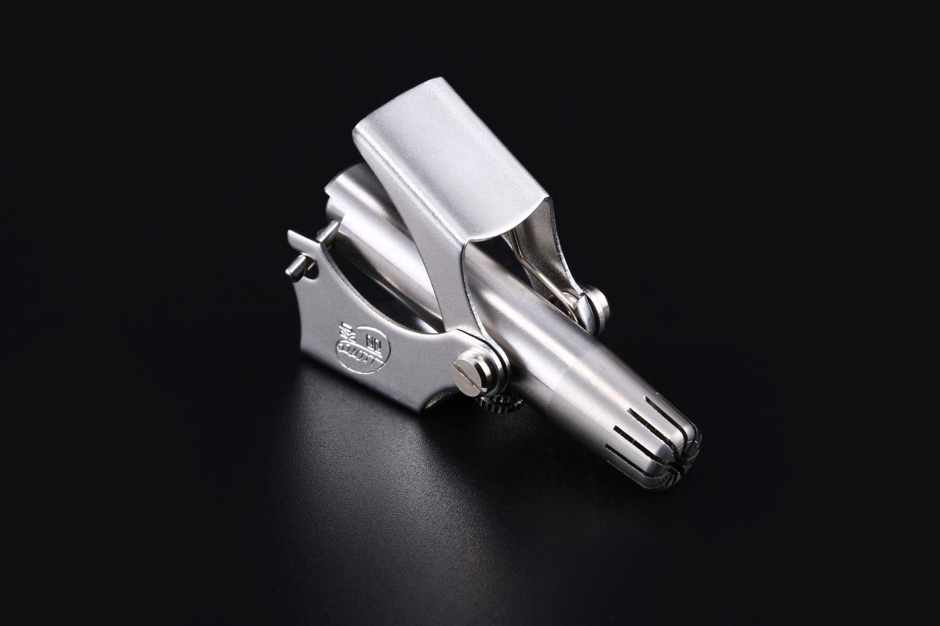 New Stainless Steel Nose Hair Trimmer Men's Manual Nose Hair Trimmer Nose Hair Scissors Shaving Nasal Knife