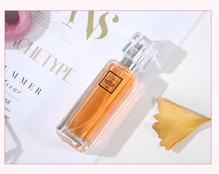 Fragrance lady lasting light fragrance fresh natural student girl charm lure 2019 new genuine product Fragrance lady lasting light fragrance fresh natural student girl charm lure 2019 new genuine product