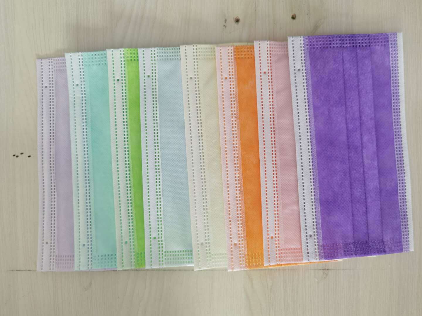 Perfume Mask Purple yellow yellow powder Sky Blue Green Bright Red colorful Orange melt Spray Cloth brand New color box Perfume Mask Purple yellow yellow powder Sky Blue Green Bright Red colorful Orange melt Spray Cloth brand New color box